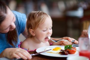 Co zrobić, aby dziecko zjadło coś nowego?